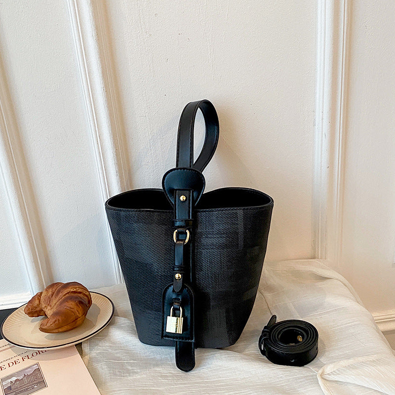 Elegante Strukturierte Bucket Bag