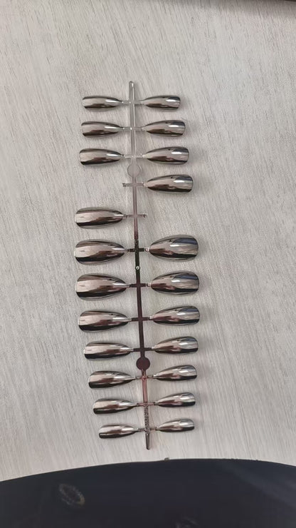 Elegantes Spiegel-Finish Press-On Nail Set Brehn