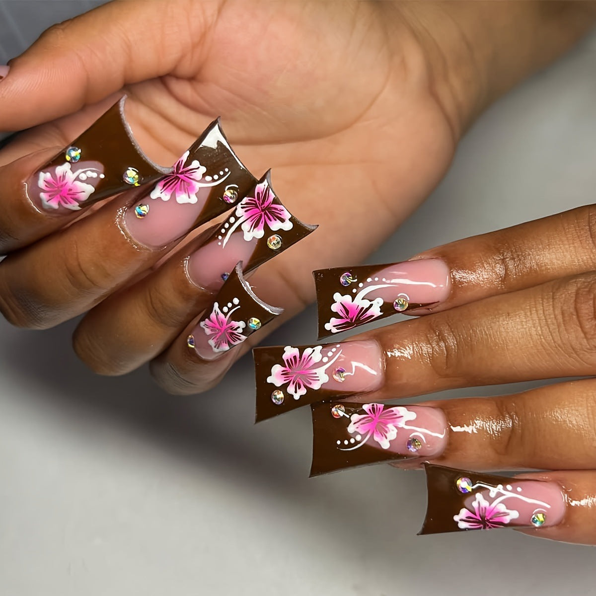 Dekorative florale Stiletto-Nagelverlängerungen Brehn
