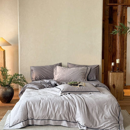 Premium-Bettwäsche-Set aus atmungsaktivem Baumwollmix mit kontrastierender Kedernaht