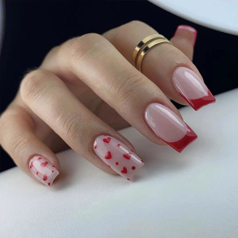 Kunstvolle Nagelverlängerungen mit elegantem Blattmuster Brehn