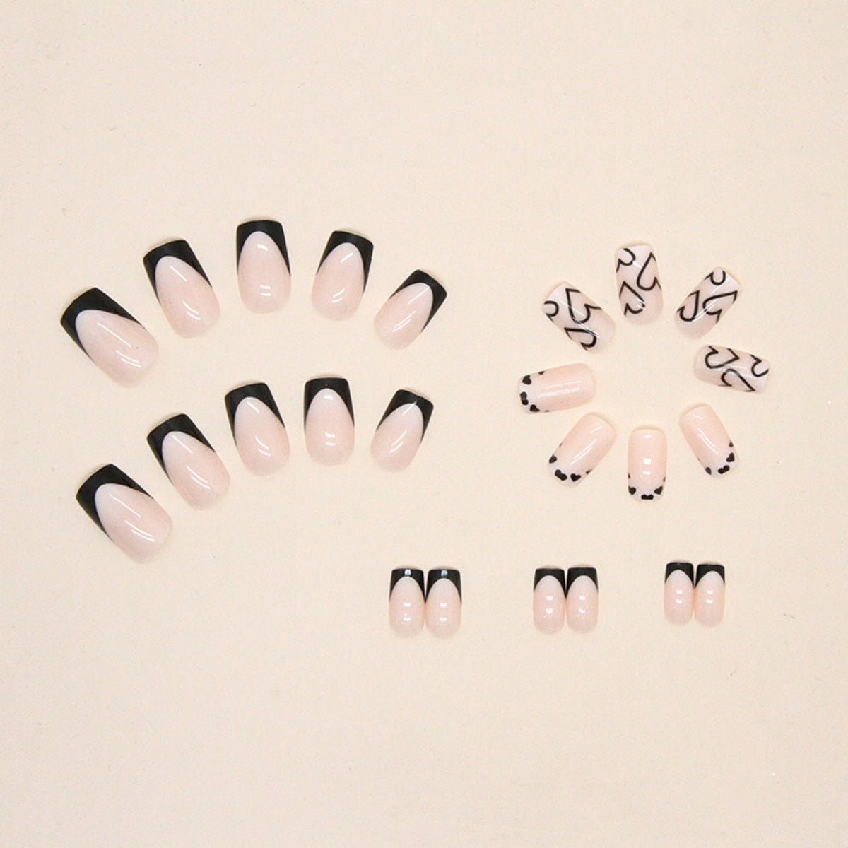 Elegante Herzmuster Nagelkunst Brehn