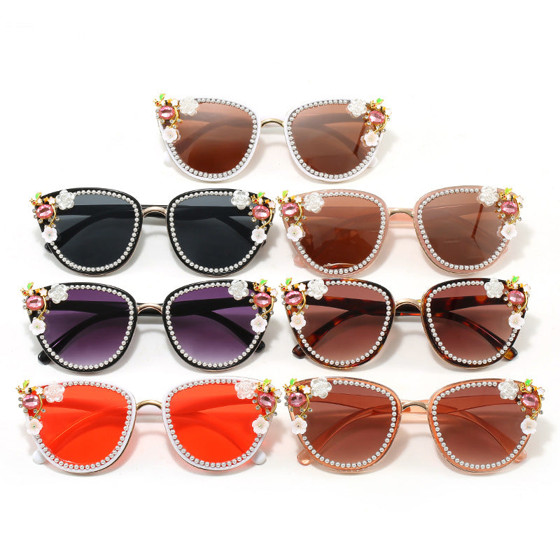 Damen Glamouröse Cat-Eye Sonnenbrille mit floralen Verzierungen Brehn
