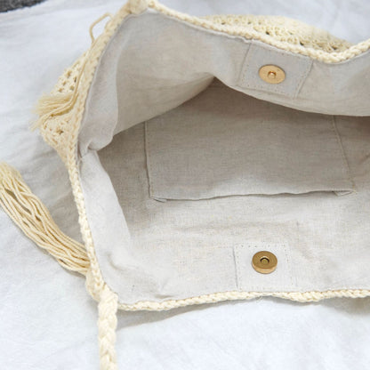Makramee Strandtasche mit Fransigen Details Brehn