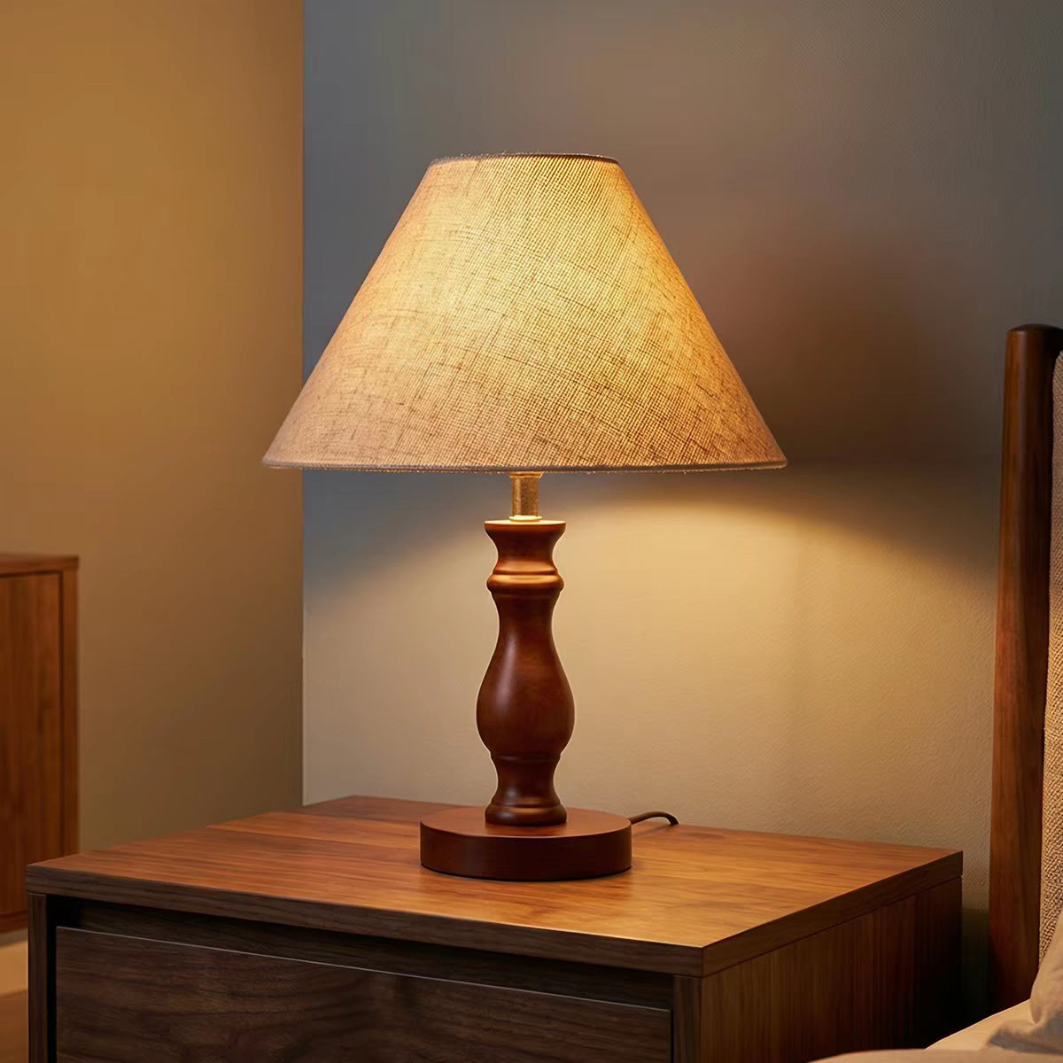 Klassische Holz Tischlampe