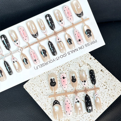 Künstlerisches Press-On Nageldesign Brehn
