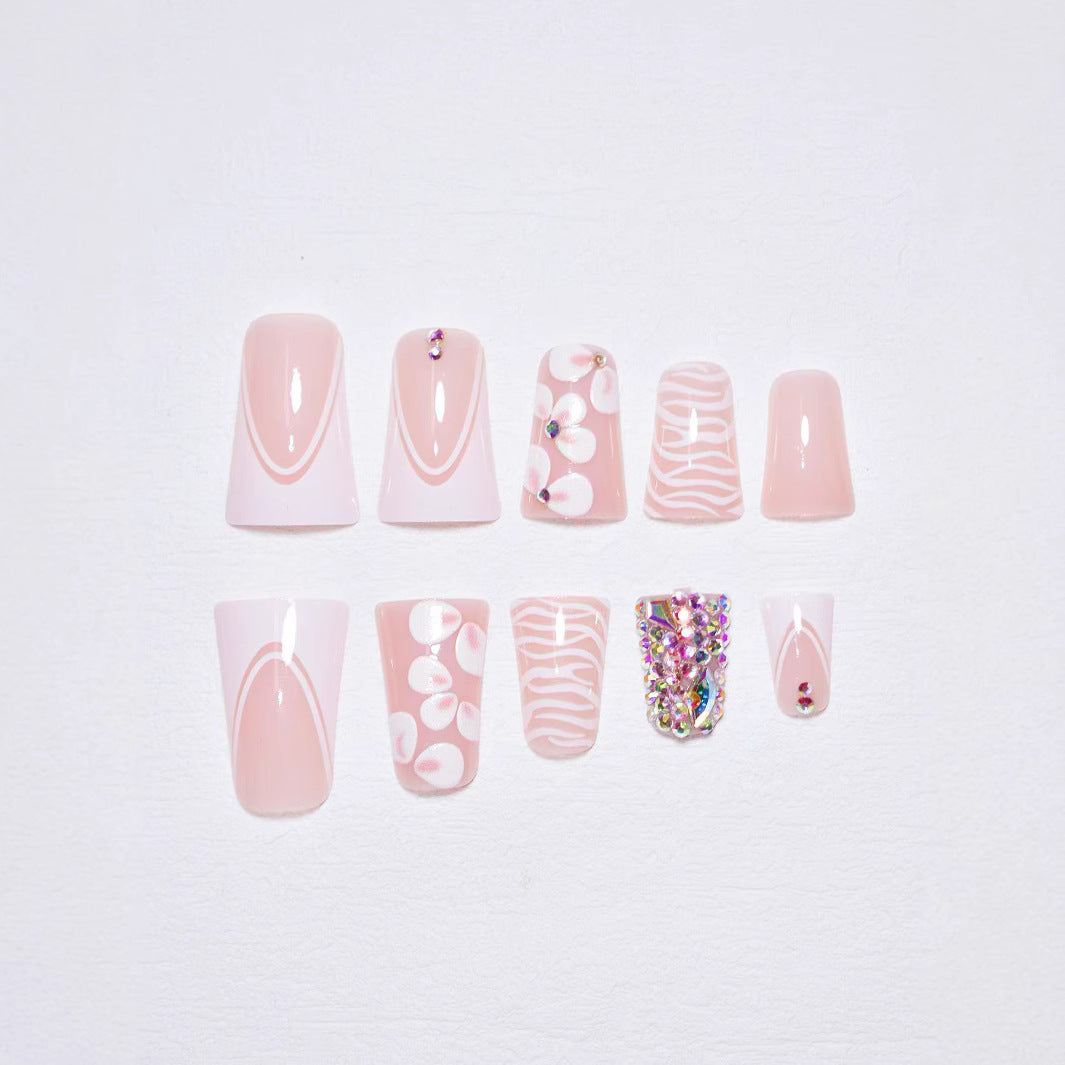 Dekoratives Press-on-Nagelkunst-Set mit Edelsteinakzenten Brehn