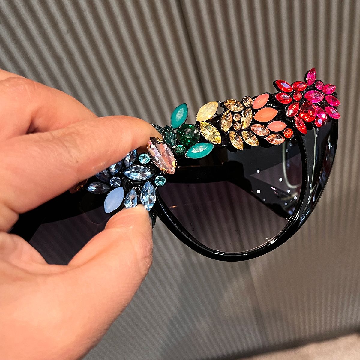 Damen Cat-Eye Sonnenbrille mit luxuriöser Kristallverzierung Brehn
