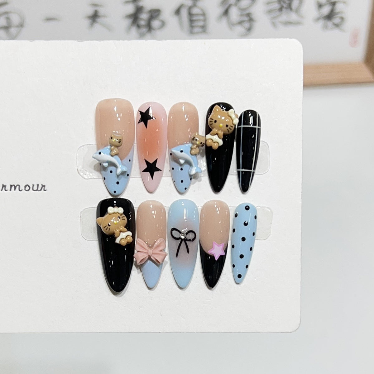 Wiederverwendbares Stiletto-Nagelkunst-Set mit Kristallakzenten Brehn