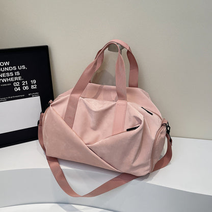 Sportliche Reisetasche Mit Innovativem Design Und Multifunktionalen Fächern Brehn