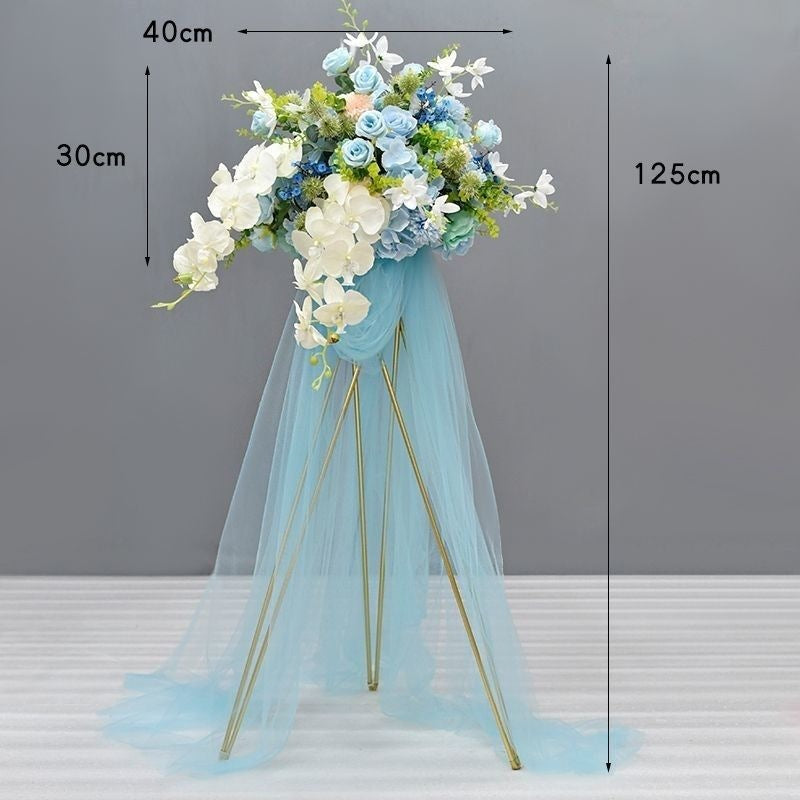 Elegante Blumen Design Ständer mit Tüll