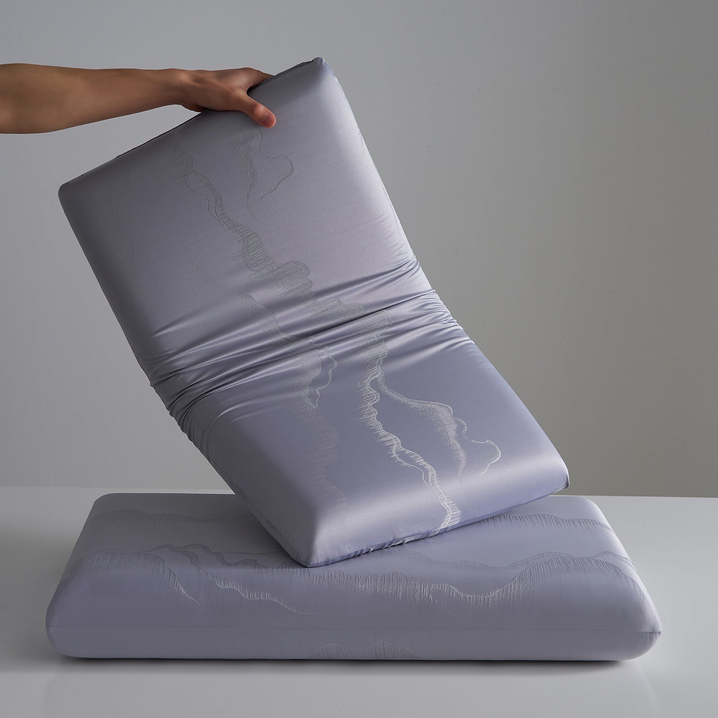 Ergonomisches Luxuskissen mit Sanfter Hautpflege-Technologie Brehn