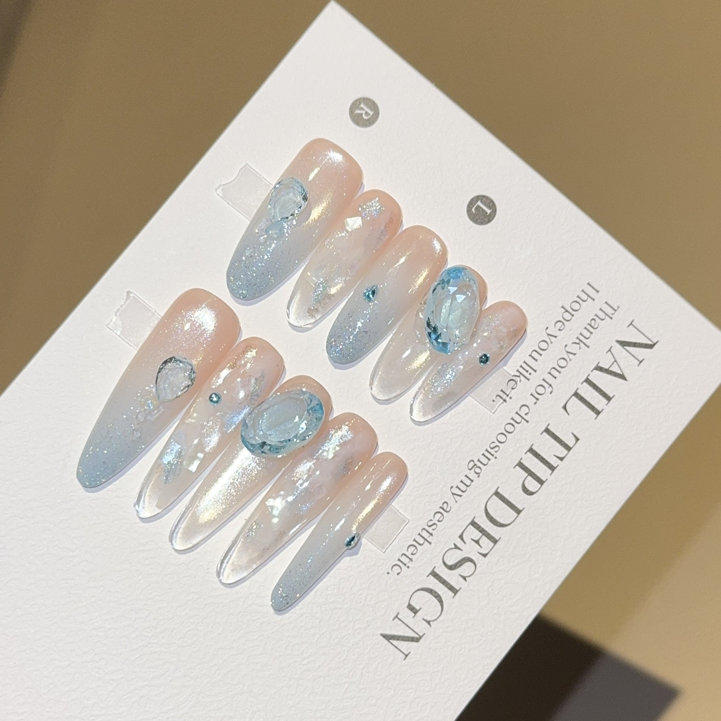 Kunstnägel mit Strass und Glitzereffekten Brehn