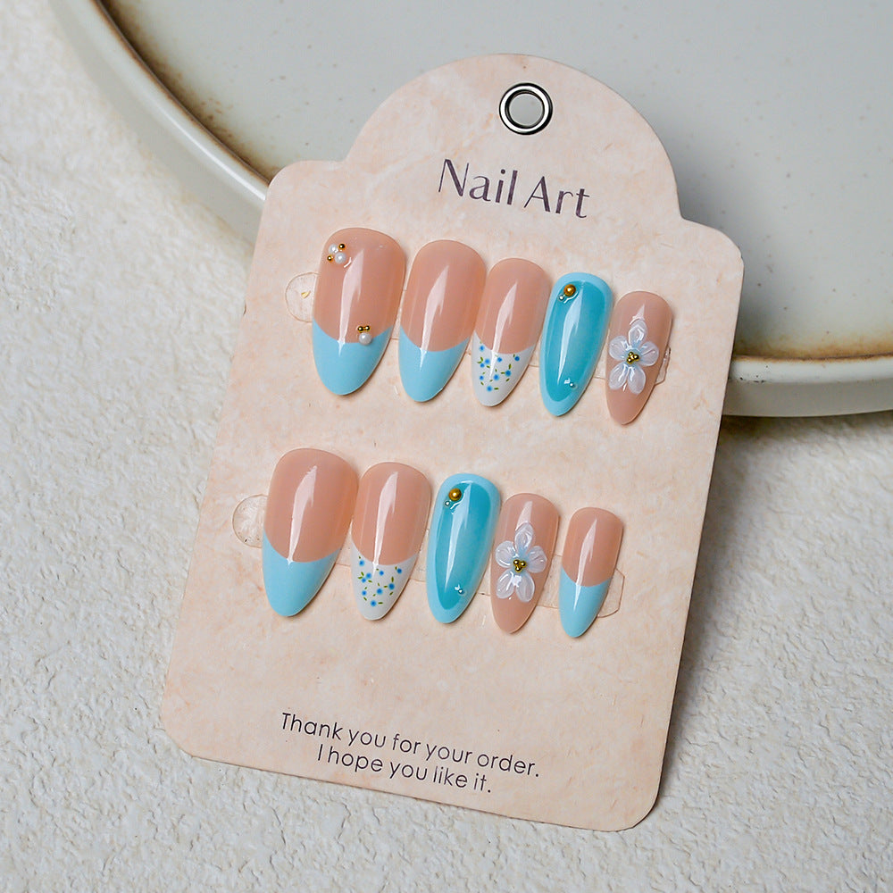 Glamouröse Blumenakzent Press-On Nagelset Brehn