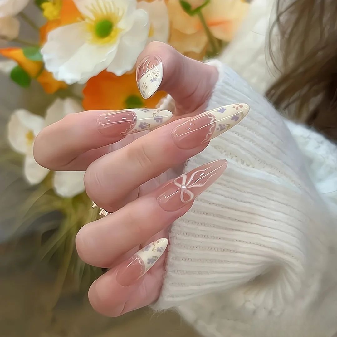 Kunstfingernägel mit Floralem Design Brehn