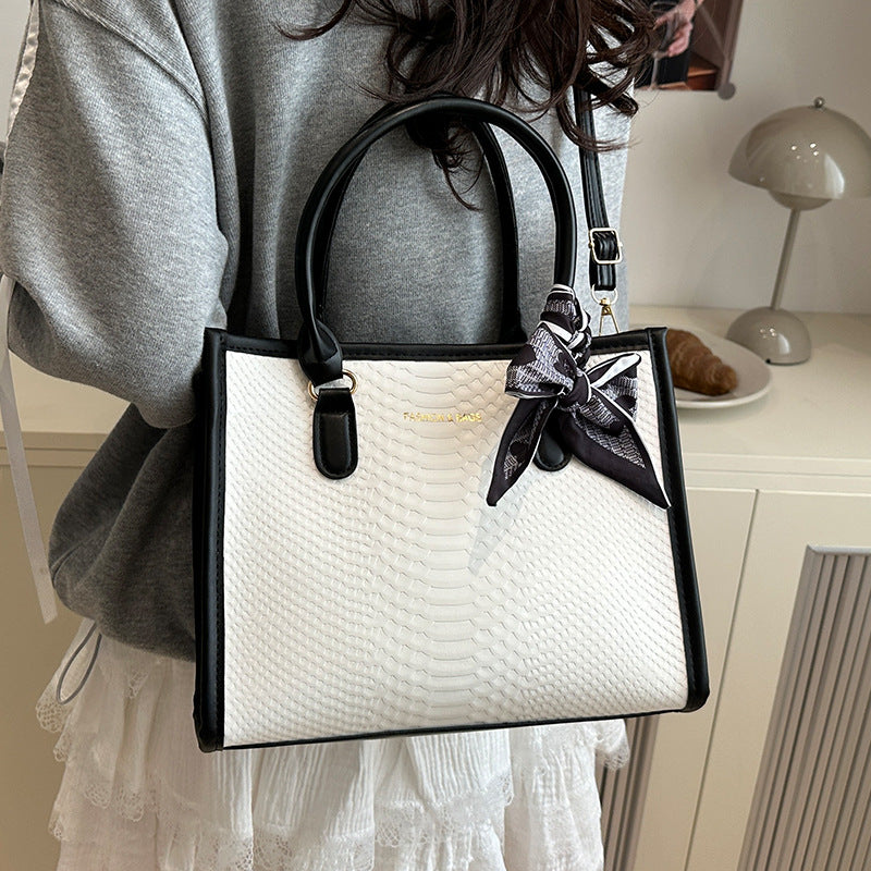 Elegante handgefertigte gesteppte Tragetasche