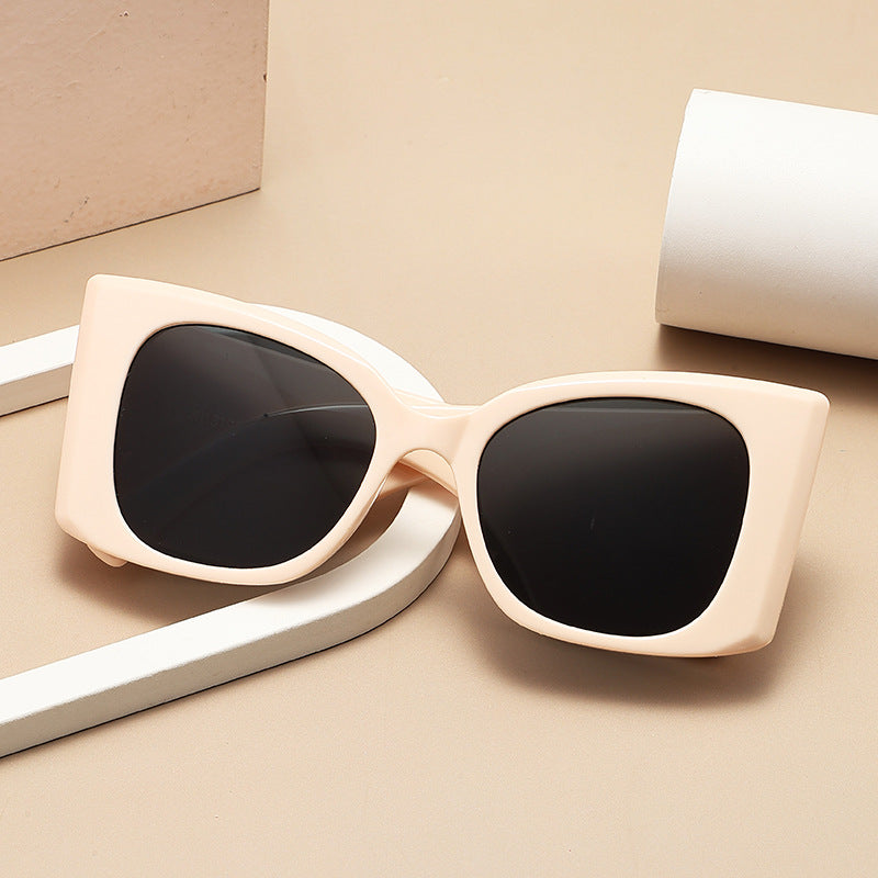 Damen modische oversized Sonnenbrille mit glamourösem Design Brehn
