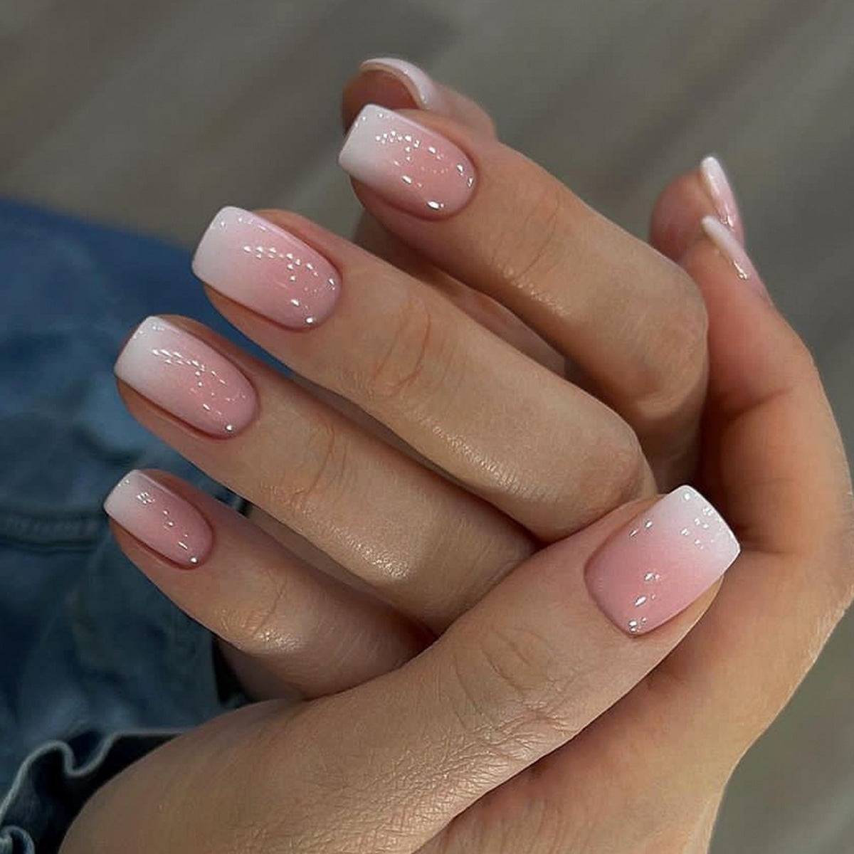 Kunstnagelset mit elegantem natürlichem Finish Brehn