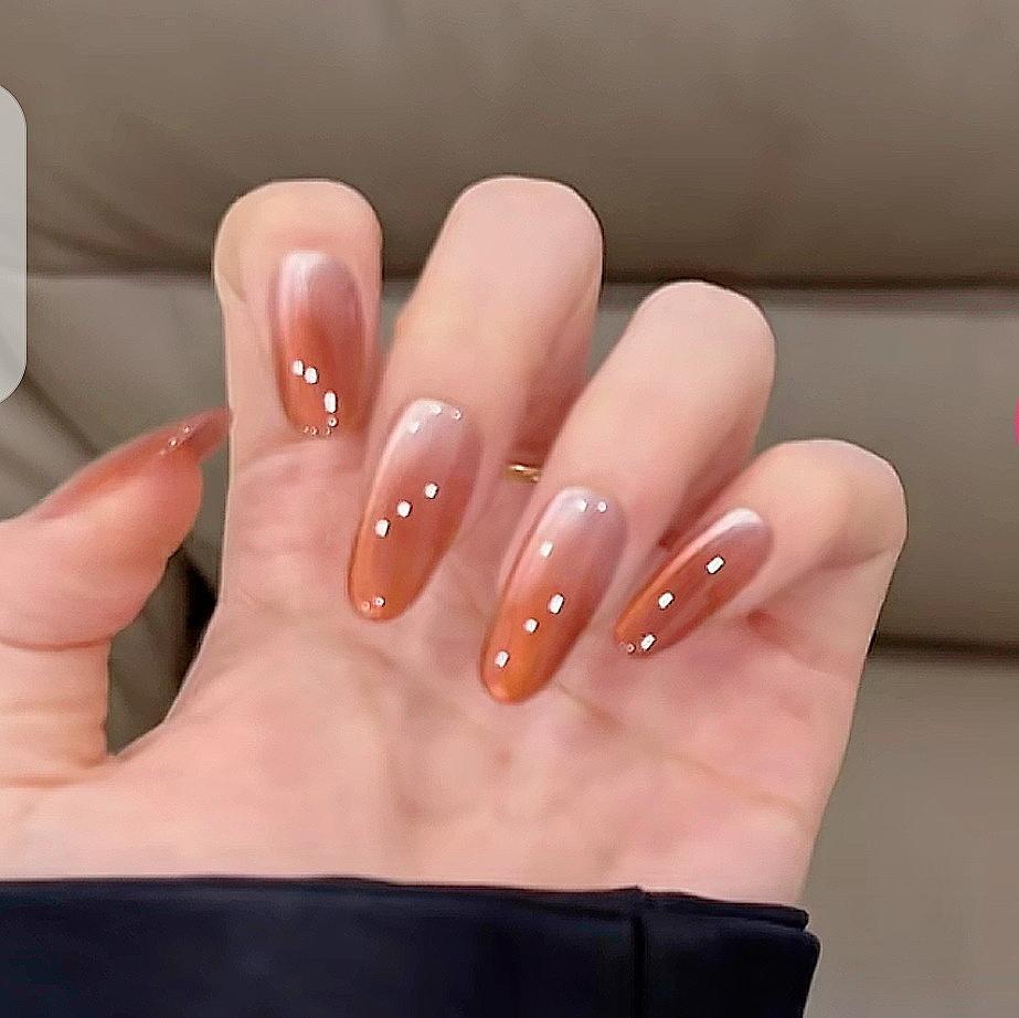 Kunstnägel mit Ombre-Effekt Brehn