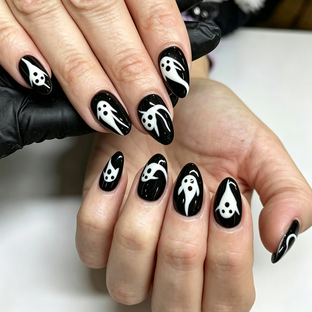 Ghost-Themen Press-On Nagelkunst Set Brehn