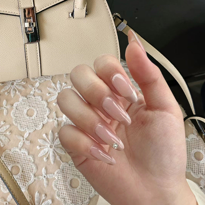 Glänzendes Nagelset Brehn