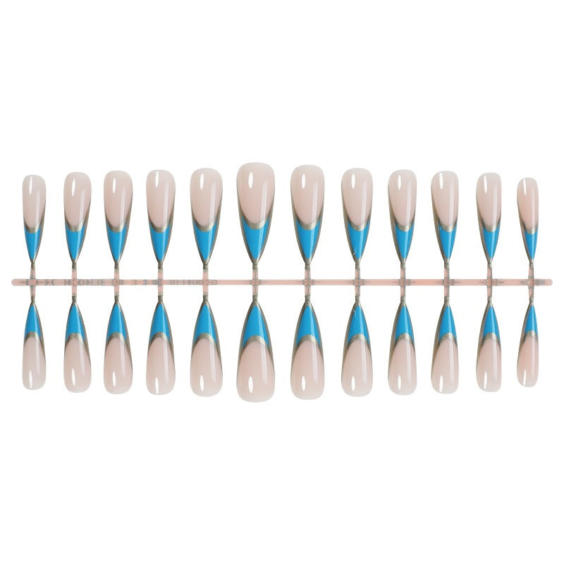 Kunstnagelset mit stilvollen, asymmetrischen Designs Brehn