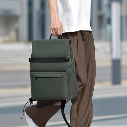 Moderner Roll-Top Wanderrucksack
