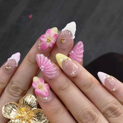 Artisan Floral Nail Art Brehn