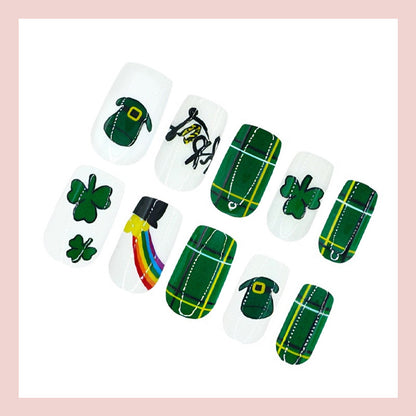 Kunstnagelset mit keltischen Motiven Brehn