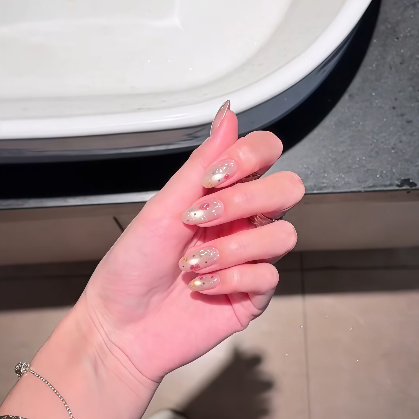 Kunstnägel mit Glamourösen Akzenten Brehn