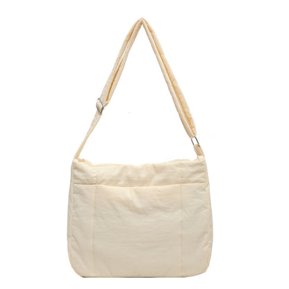 Leichte gestepfte Schultertasche
