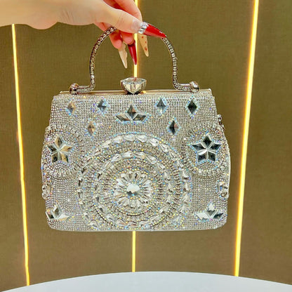 Kristallverzierte Abendclutch