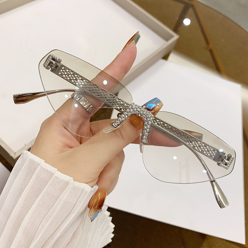 Damen Designer Katzenaugen-Sonnenbrille mit funkelndem Strass-Besatz Brehn