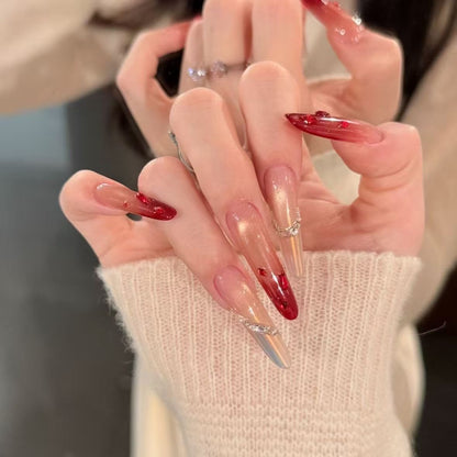 Glamouröse Stiletto-Nagelverlängerungen