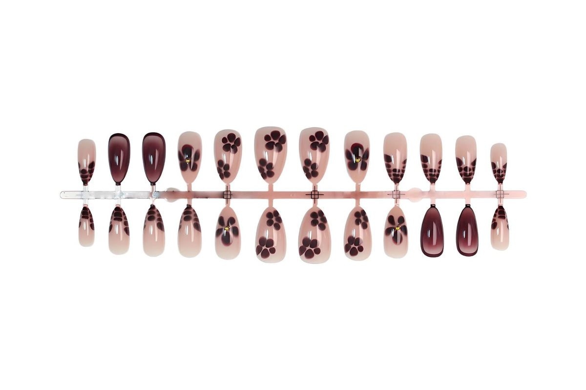 Kunstnagelset mit floralem und elegantem Design Brehn