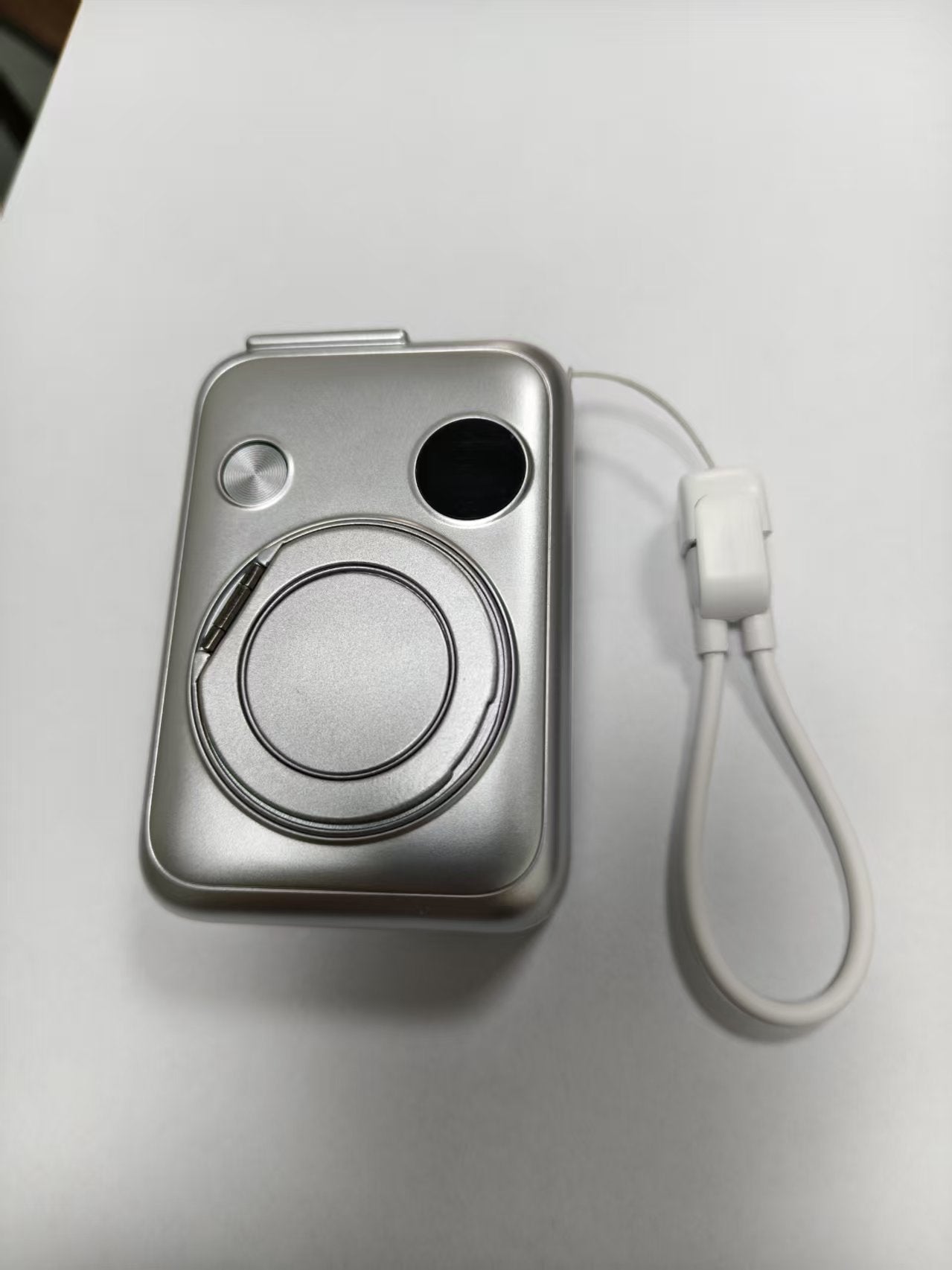 Tragbare Kabellose Ladeeinheit mit Magsafe-Technologie Brehn