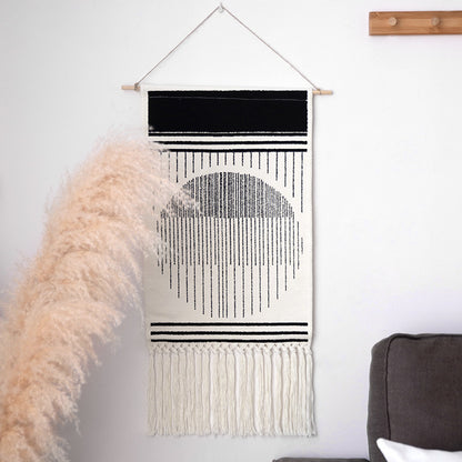 Gewebte Boho-Wandtapisserie im Ethno-Design mit langen Fransen und Holzstab Brehn