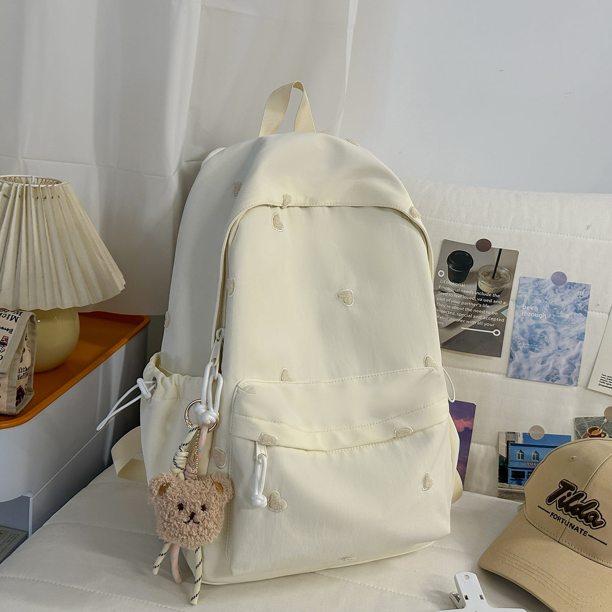 Vielseitiger lässiger Rucksack mit lustigem Charakteranhänger Brehn