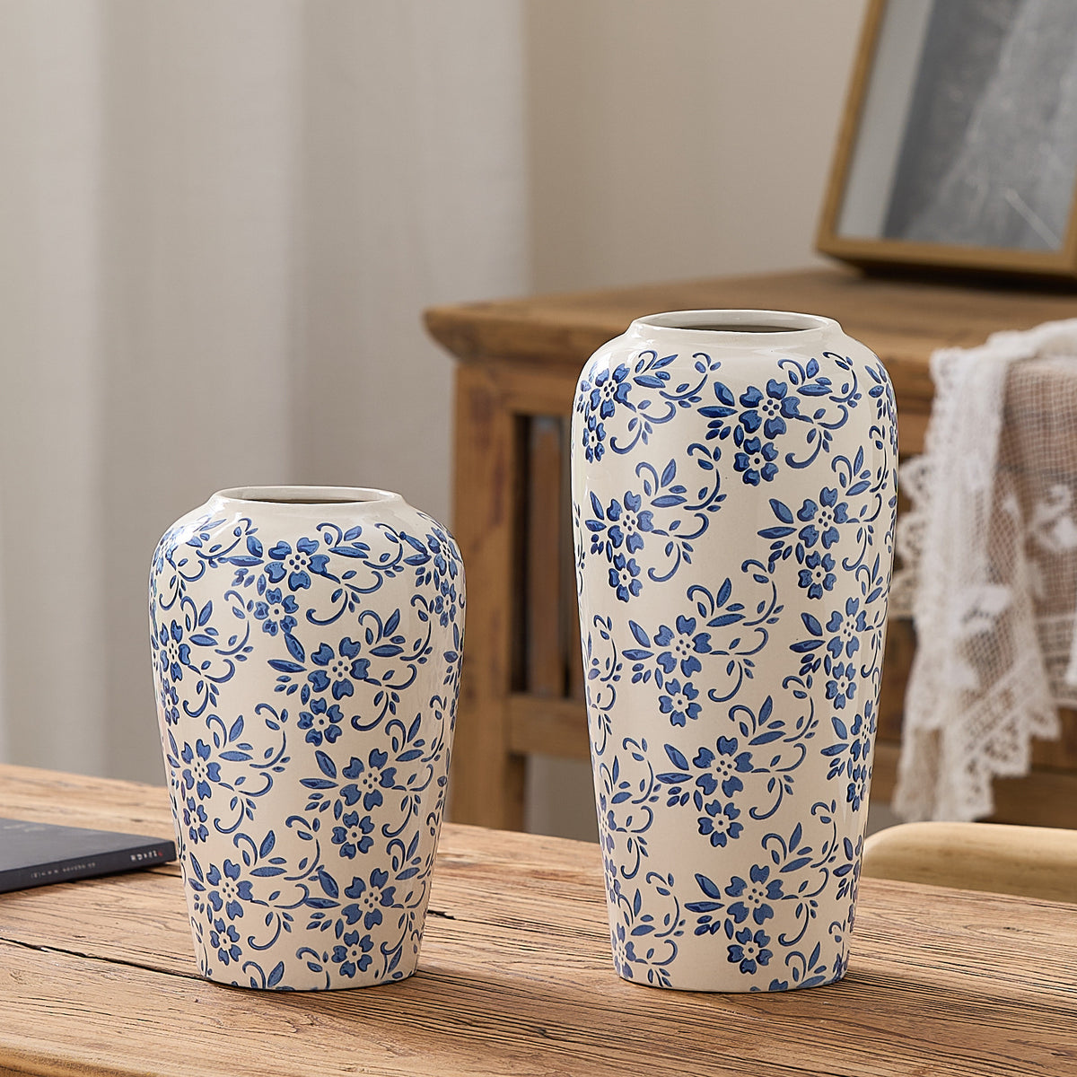 Elegante Keramikvase im Blumenmuster Brehn