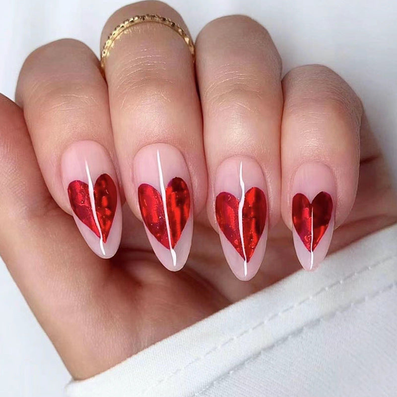 Exquisite Nagelkunst mit Herz-Design Brehn
