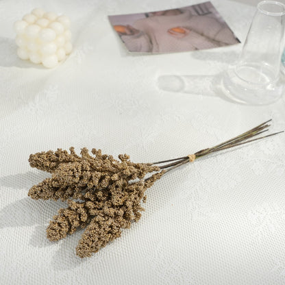 Künstlerische getrocknete Blumenstielanordnung