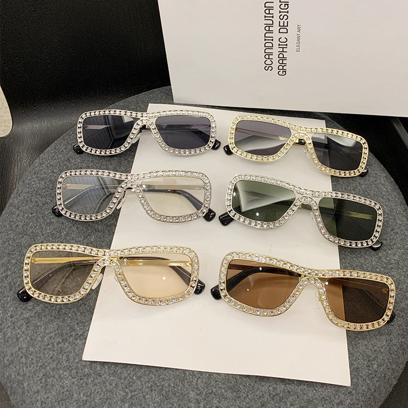 Damen extravagante Cat-Eye Sonnenbrille mit goldenen Akzenten Brehn