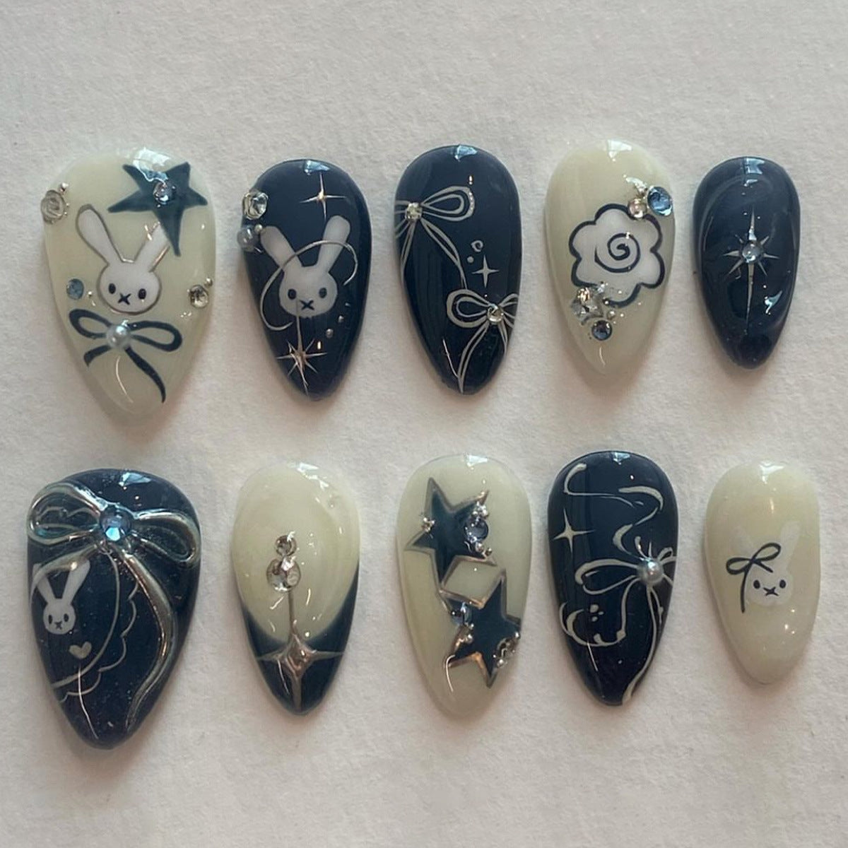 Thematic Artisan Press-On Nail Set Brehn