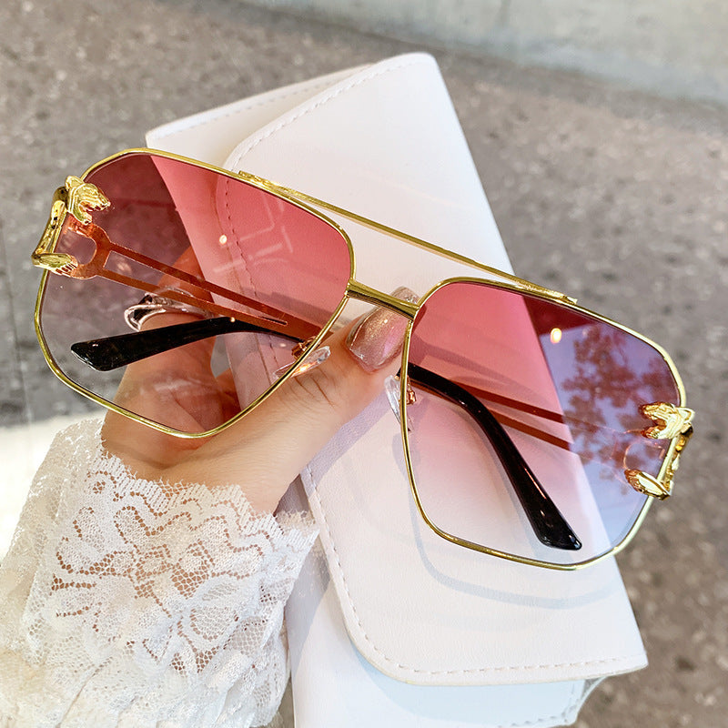 Damen quadratische Sonnenbrille mit luxuriösem Metallrahmen Brehn