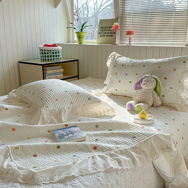 Gep quiltetes Polka-Dot-Bettwäsche-Set mit Ösen-Spitze Rüsch Kissenbezügen