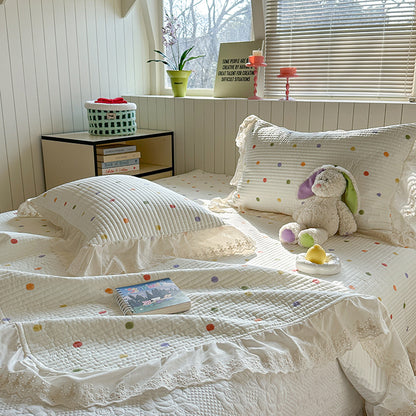 Gep quiltetes Polka-Dot-Bettwäsche-Set mit Ösen-Spitze Rüsch Kissenbezügen