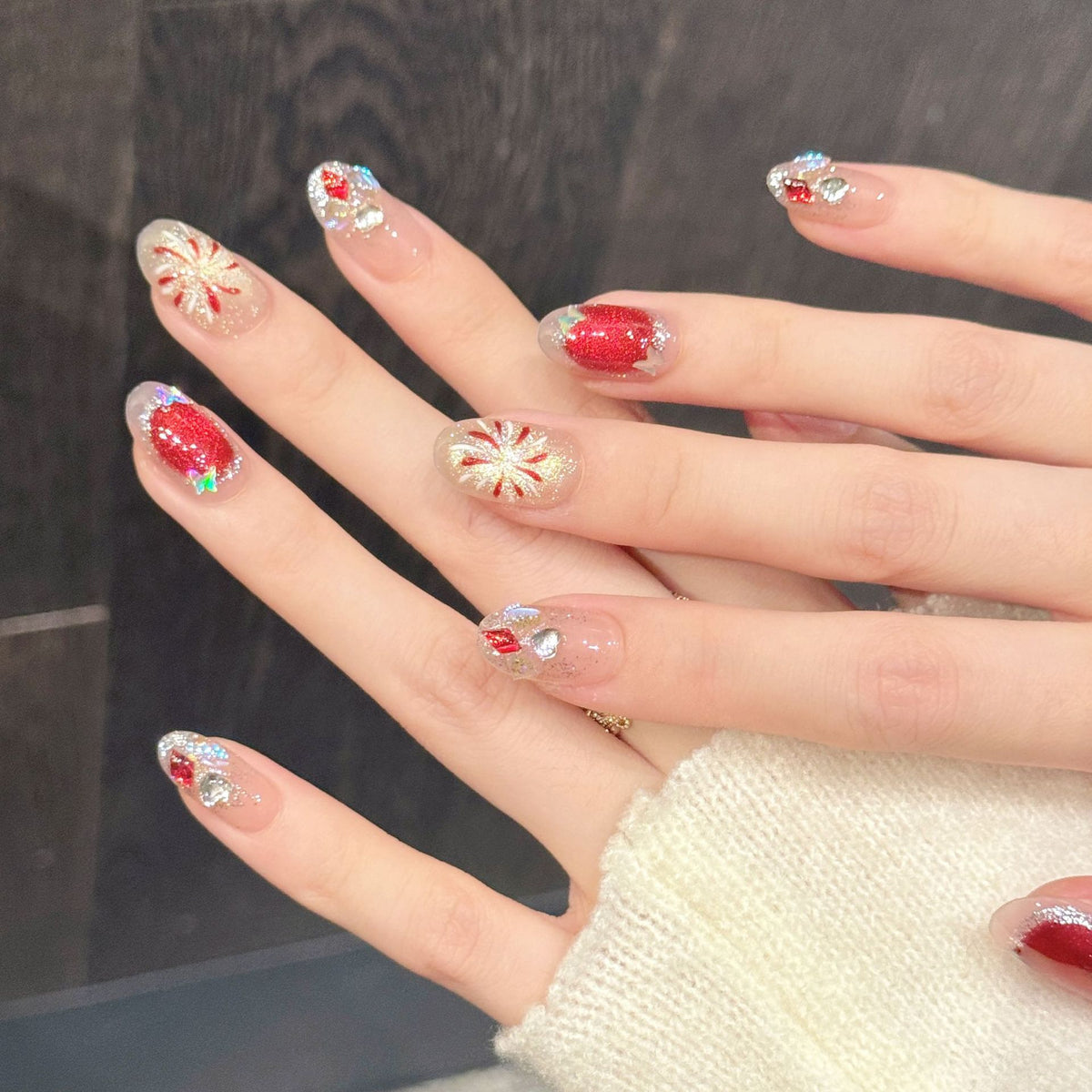 Künstlerisches Press-On-Nagelset mit Urlaubsthema