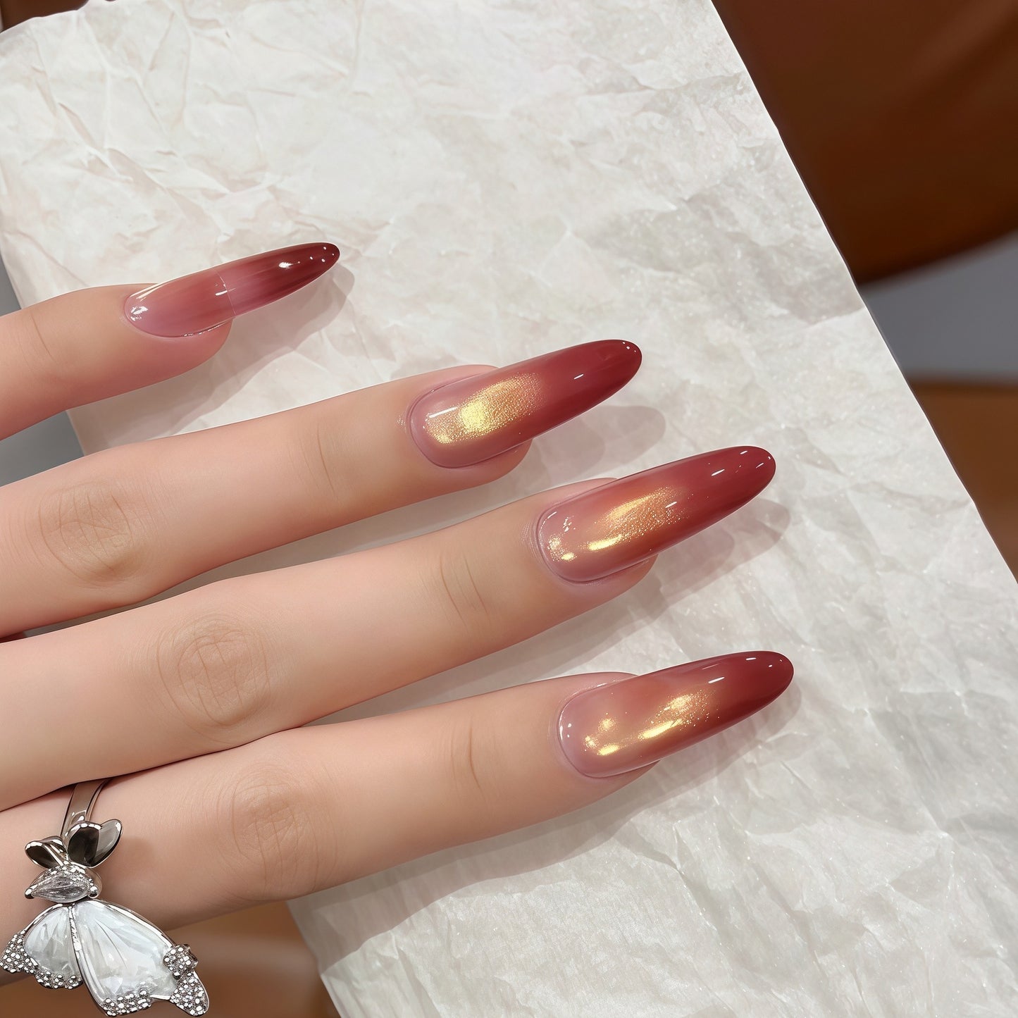 Kunstnägel mit Elegantem Ombre-Effekt Brehn