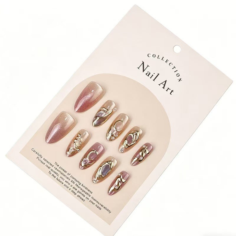 Künstlerisches Press-On-Nagelset mit goldenen Akzenten Brehn
