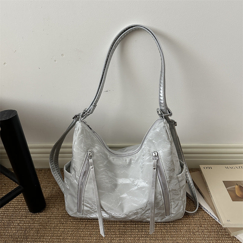 Vielseitige strukturierte Hobo-Tasche